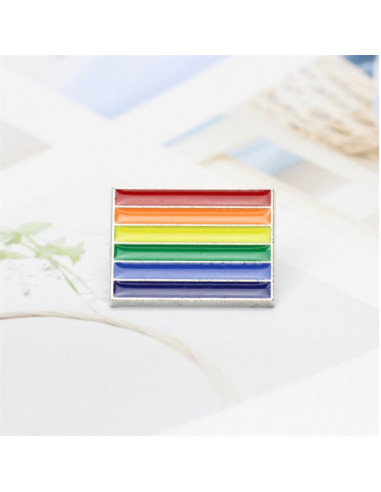 Pin's METAL drapeau arc-en-ciel LGBT+...