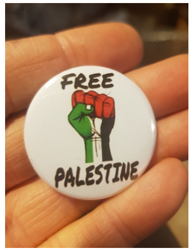Badge Free Palestine poing levé aux...