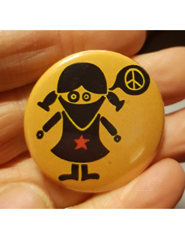 Badge petite pacifiste et rebelle