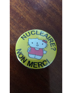 Badge Nucleaire non merci (Hello Kitty détournée)