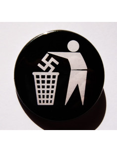 Badge Le fascisme à la poubelle
