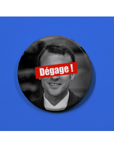 Badge Macron dégage