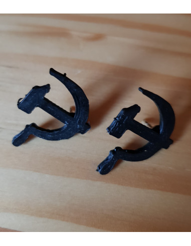 Pin's Faucille et marteau (symbole du communisme)