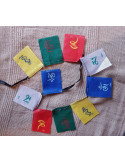 Petite guirlande de drapeaux tibétains de prière