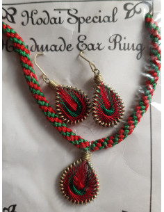 Bracelet et boucles d'oreilles tressés, artisanat tibétain, vert et rouge entremêlés